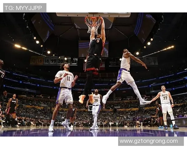 小迈克尔波特如何在NBA赛场上展现出色的篮球天赋与潜力